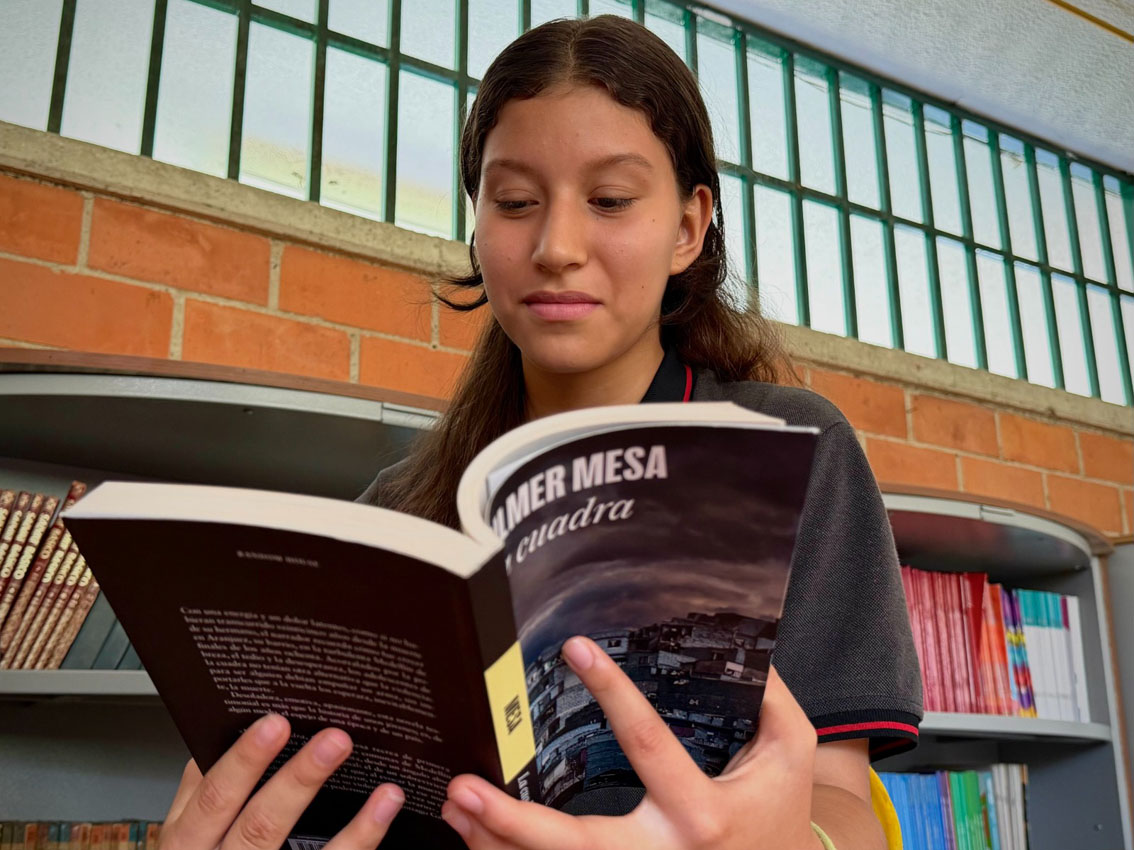 Instituciones educativas oficiales fortalecen la lectura con la estrategia Adopta a un Autor Imagen instituciones educativas oficiales fortalecen la lectura con la estrategia Adopta a un Autor (3)