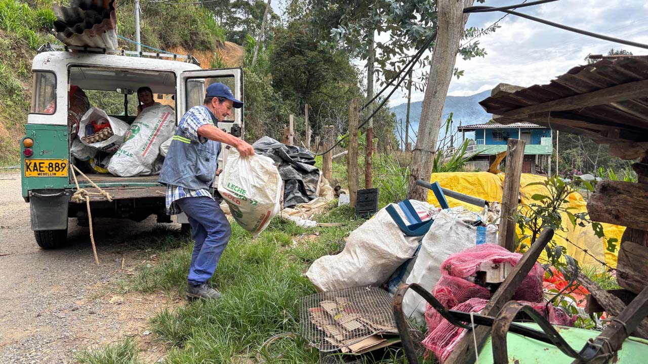 Imagen manejo de residuos en zonas rurales de Medellín