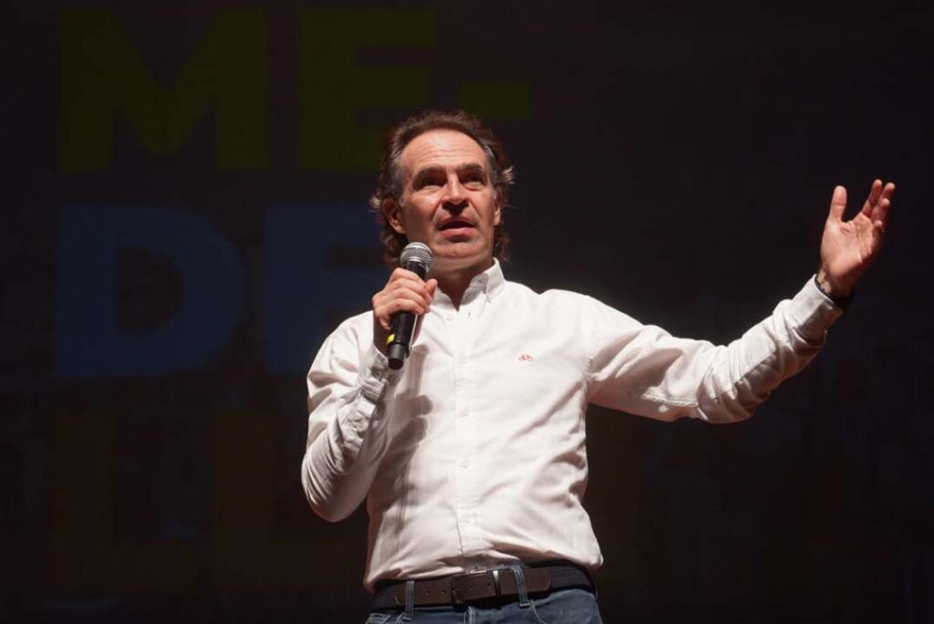 Alcalde Federico Gutiérrez Imagen mejoramiento de 100 sedes para reforzar el papel de las Juntas de Acción Comunal (1)