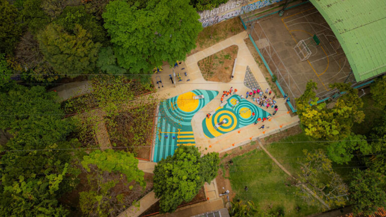Imagen panorámica de un parque renovado