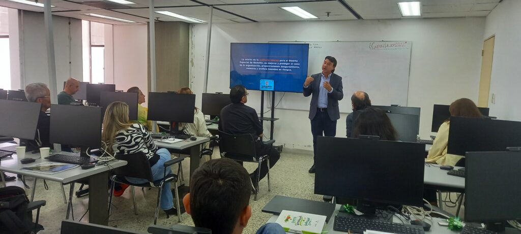 Secretario de Evaluación y Control John Fredy Toro González Secretario de Evaluación y Control John Fredy Toro González