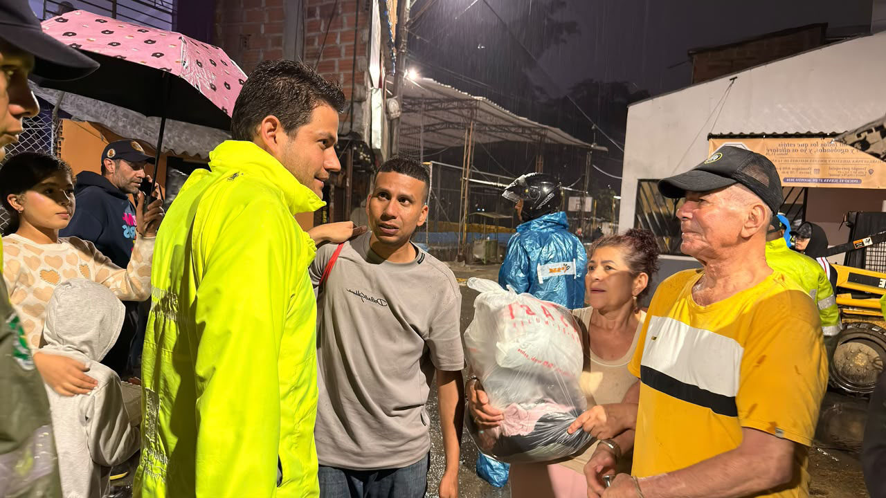 Imagen Alcaldía de Medellín entregó ayudas en los sitios afectados por las lluvias (1)