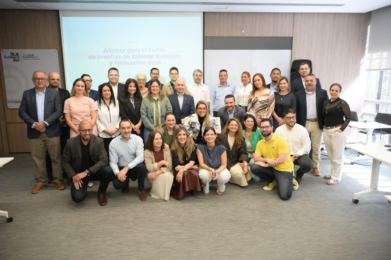 Imagen Alcaldía de Medellín se une con empresas para impulsar talento y empleo en Antioquia (2)
