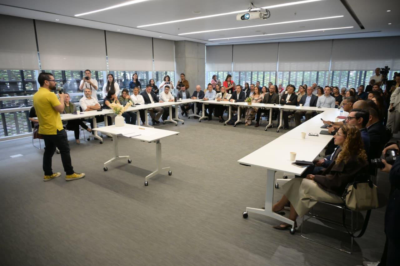 Imagen Alcaldía de Medellín se une con empresas para impulsar talento y empleo en Antioquia (4)