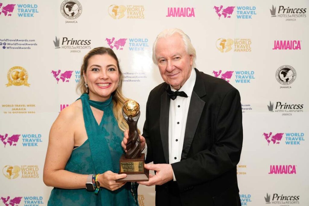 El Bureau de Medellín mantiene el liderazgo turístico al recibir premio por segundo año consecutivo Imagen El Bureau de Medellín mantiene el liderazgo turístico al recibir premio por segundo año consecutivo (1)