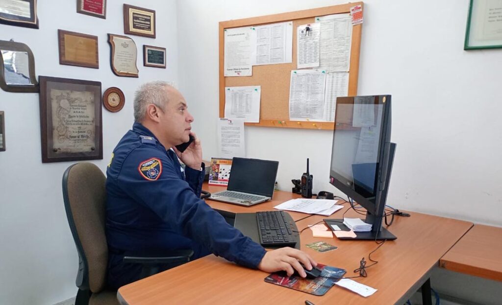 Capitán de Bomberos, Yeison Blandón Imagen En Medellín hay una almojábana peluda Capitan 2