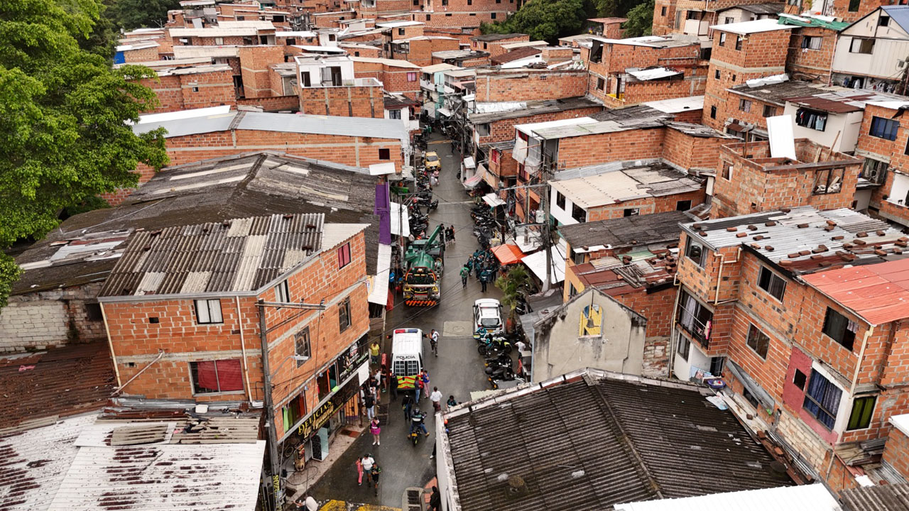 Imagen Limpieza sostenible utilizan agua no potable en espacios públicos de Medellín (5)