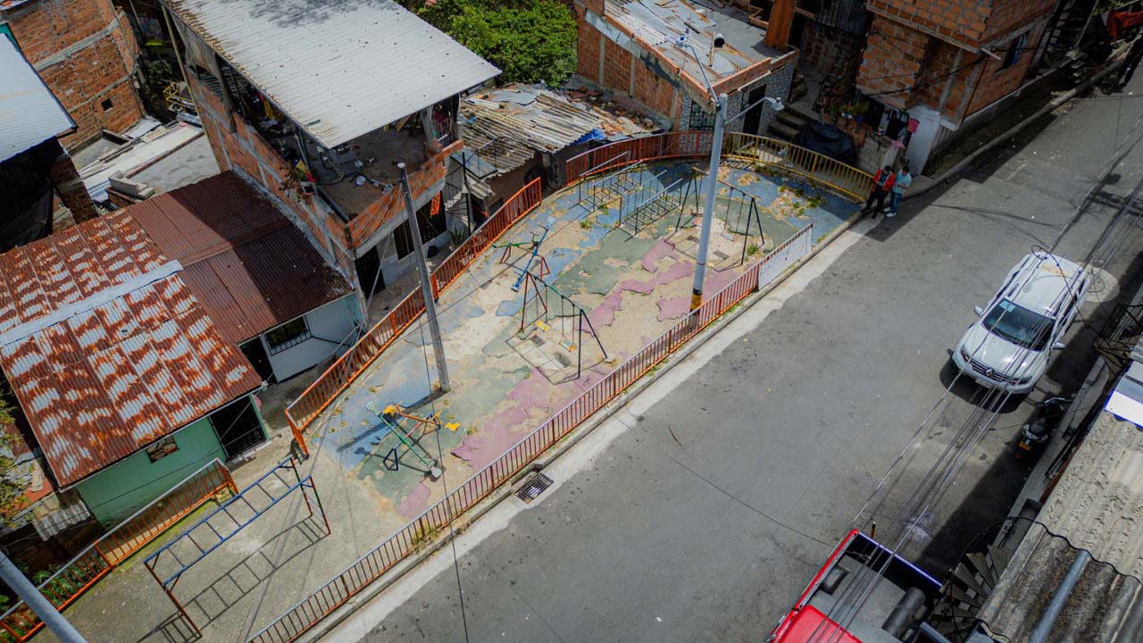 Imagen Los parques infantiles de Medellín se transforman el Distrito recibió 34 propuestas para su renovación (1)