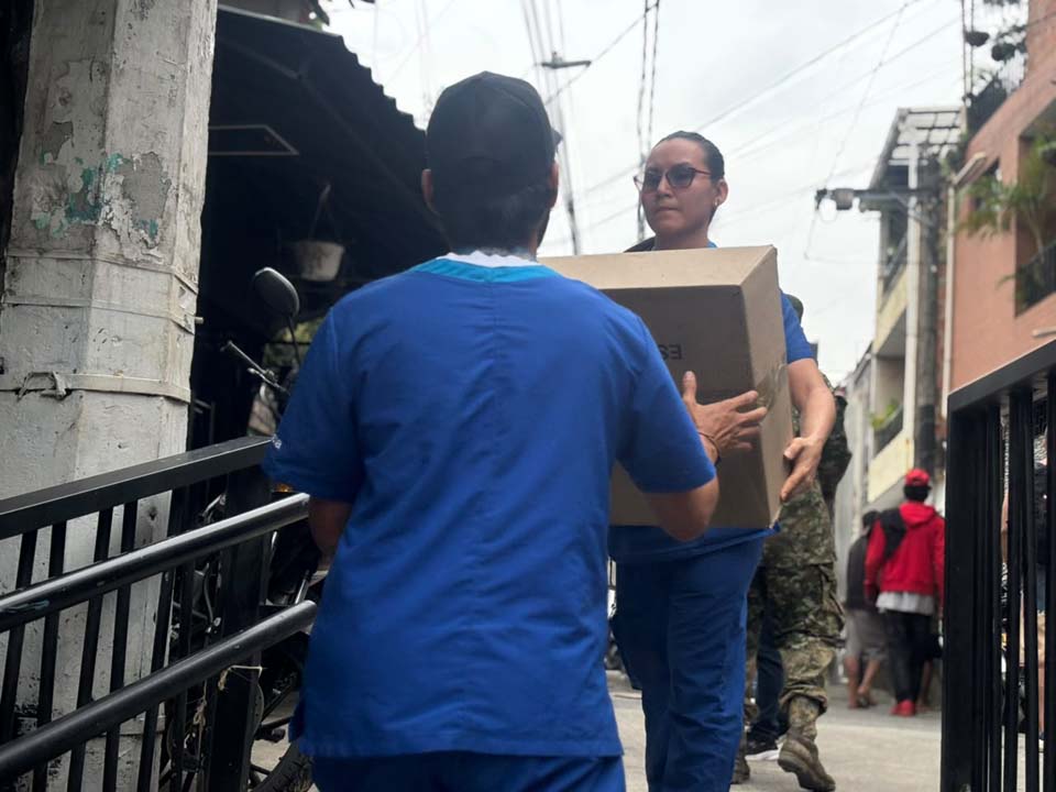 Imagen Medellín acompaña a 279 familias con 450 ayudas y atención en salud (1)