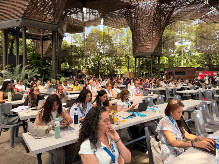 Imagen de asistentes a un evento