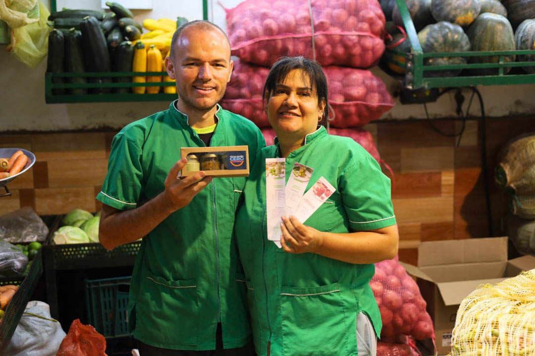 Imagen de comerciantes de la plaza
