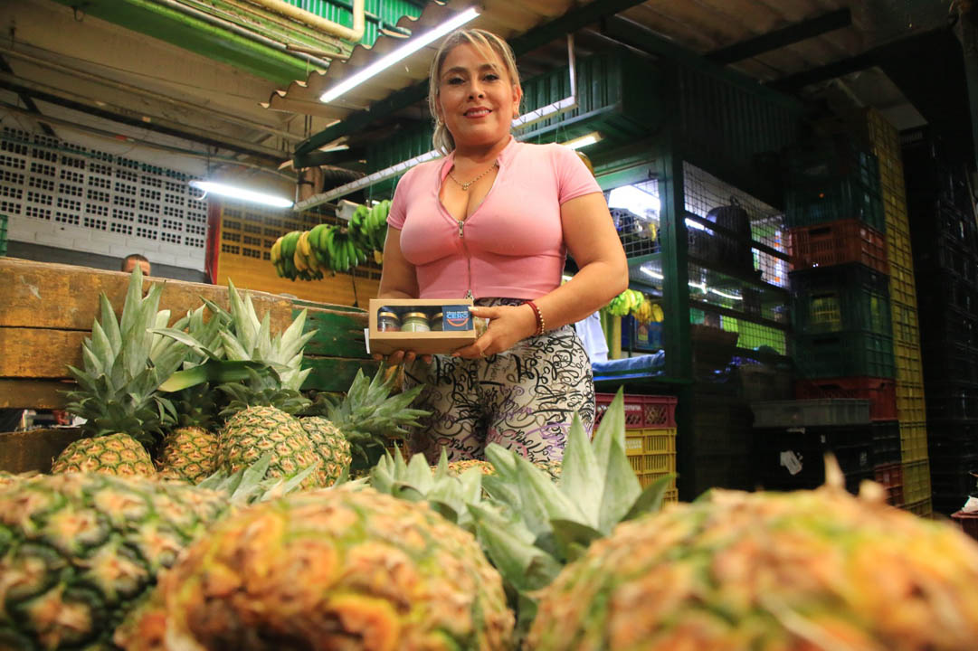 Imagen de una mujer comerciante de la plaza