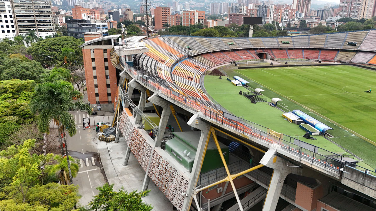 Imagen desmonte de la cubierta del estadio Atanasio Girardot (3)