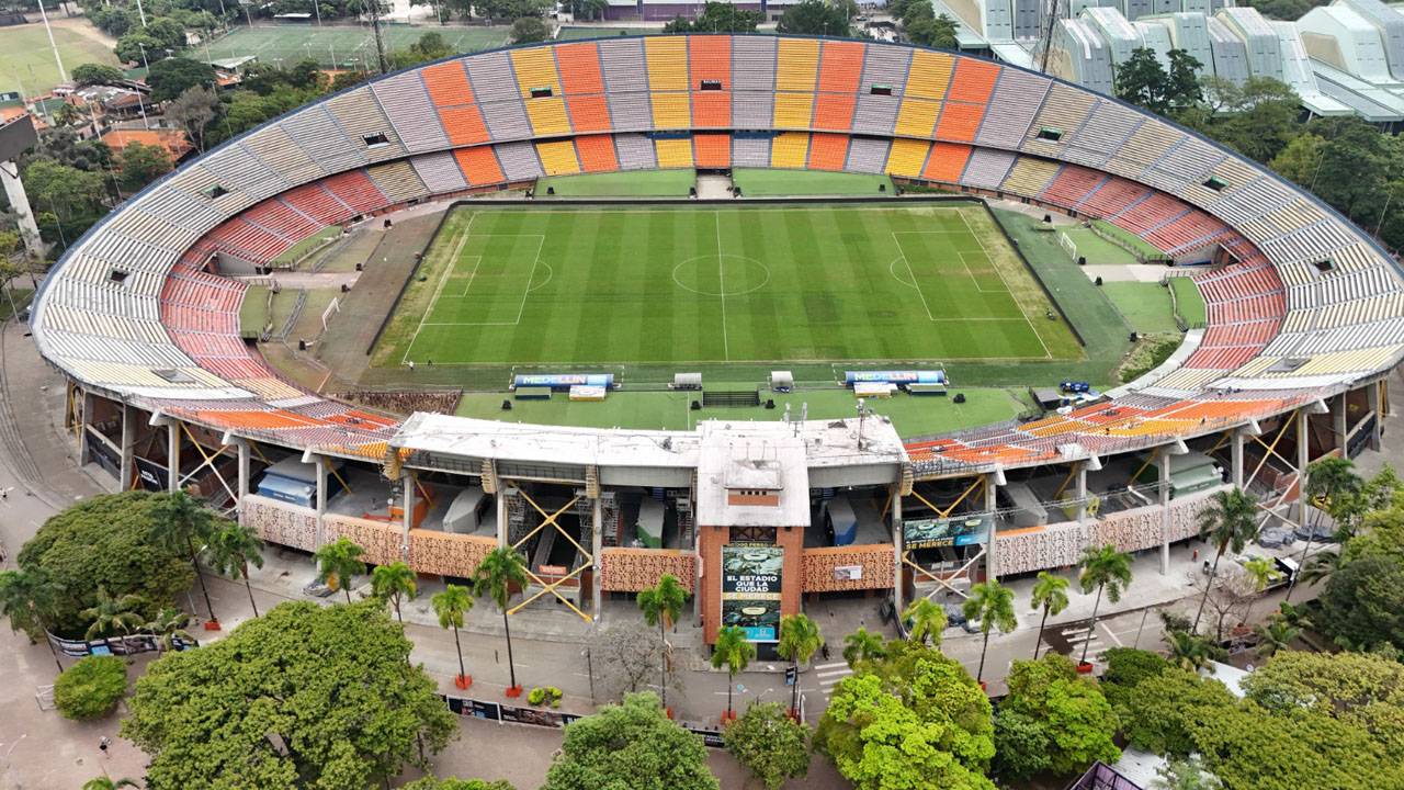 Desmonte de la cubierta del estadio Atanasio Girardot Imagen desmonte de la cubierta del estadio Atanasio Girardot (4)