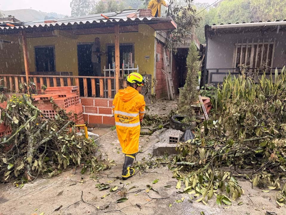 Imagen más de 2.600 ayudas a 383 familias y mantiene el despliegue de sus equipos en las zonas afectadas por las lluvias (1)