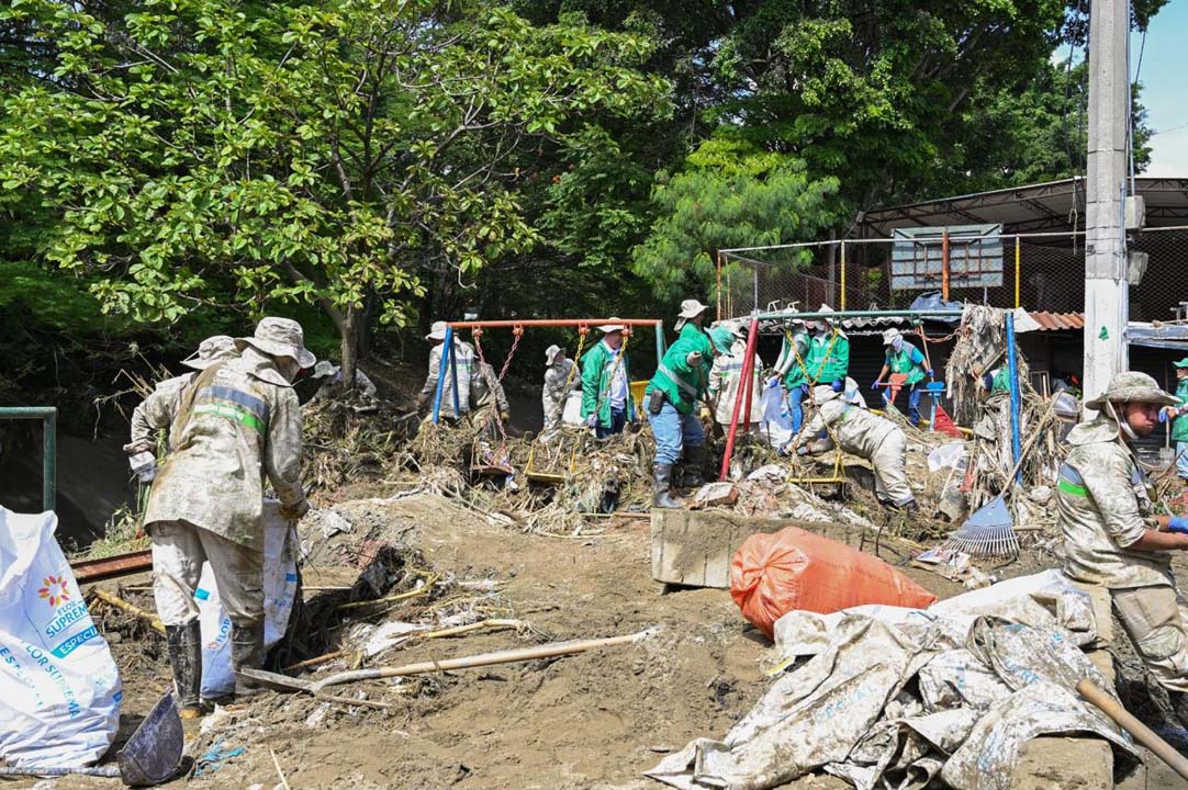 Imagen más de 800 ayudas, la Alcaldía de Medellín ha atendido a 330 familias afectadas por las lluvias (1)