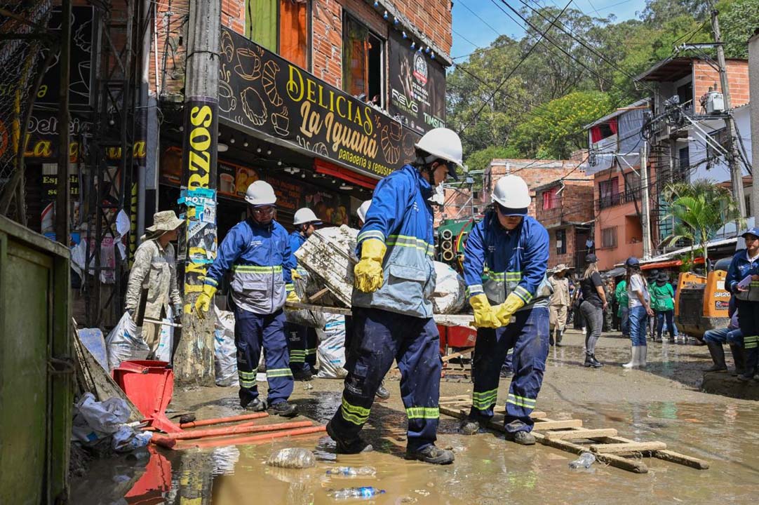 Imagen más de 800 ayudas, la Alcaldía de Medellín ha atendido a 330 familias afectadas por las lluvias (1)