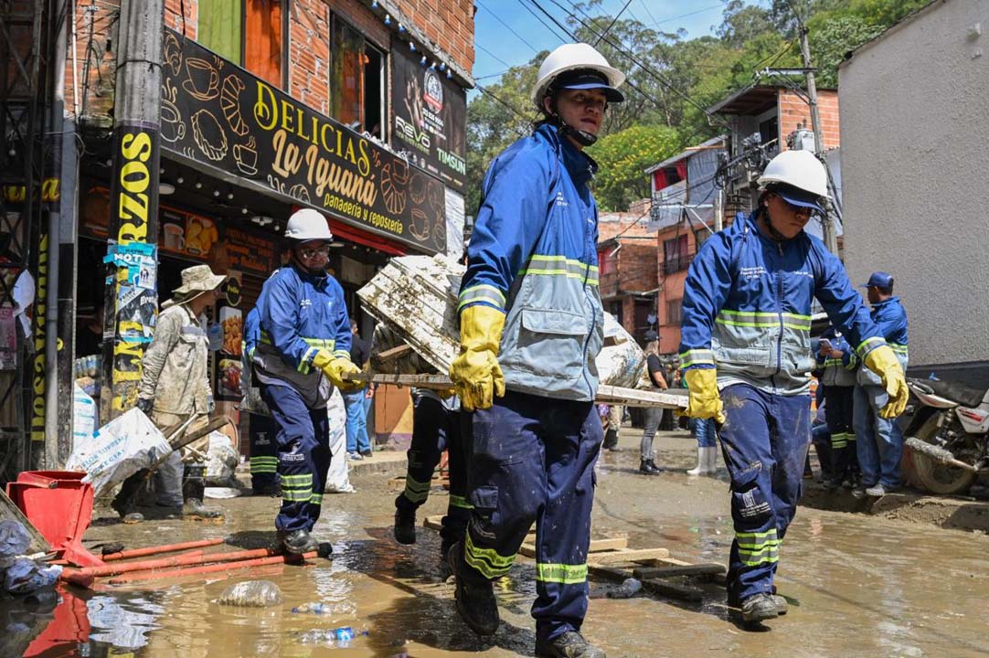 Imagen más de 800 ayudas, la Alcaldía de Medellín ha atendido a 330 familias afectadas por las lluvias (1)