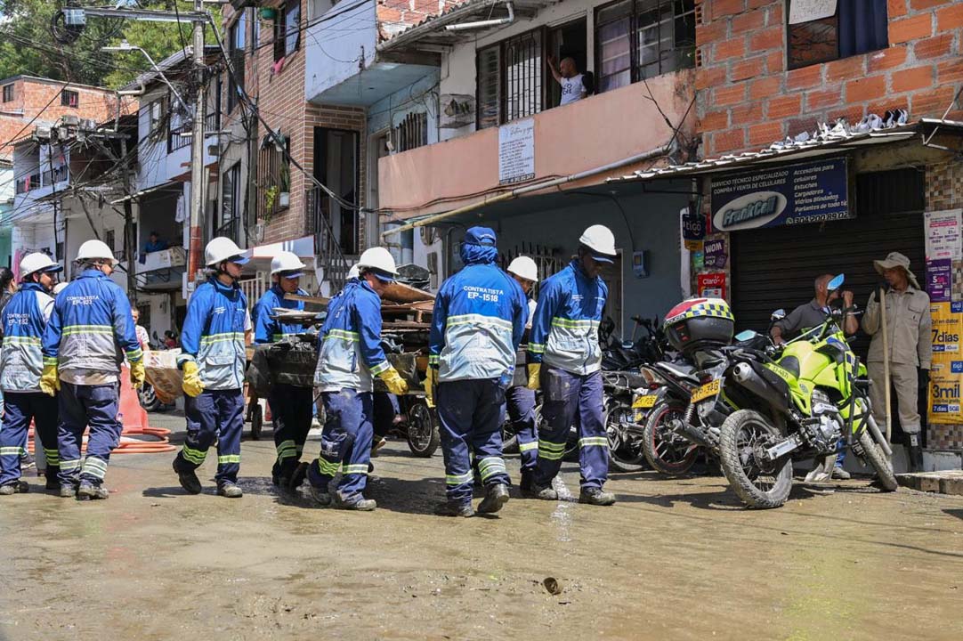 Imagen más de 800 ayudas, la Alcaldía de Medellín ha atendido a 330 familias afectadas por las lluvias (1)