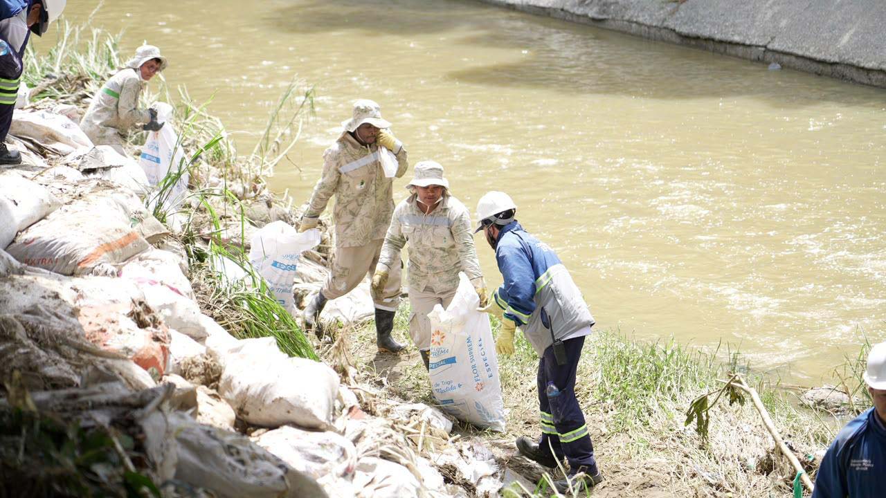 Imagen más de 800 ayudas, la Alcaldía de Medellín ha atendido a 330 familias afectadas por las lluvias (1)