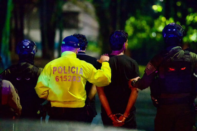 Imagen megaoperativo en Medellín (2)
