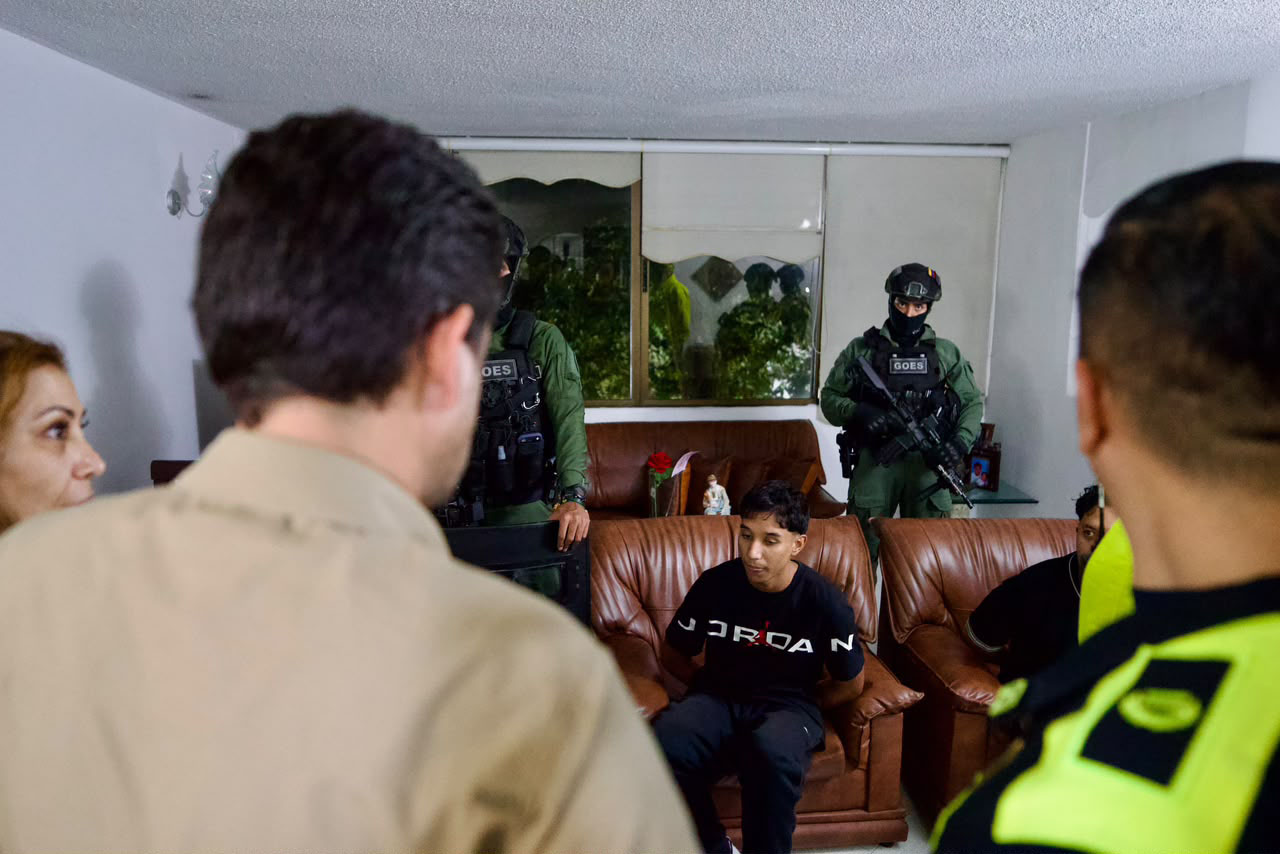 Imagen megaoperativo en Medellín (3)