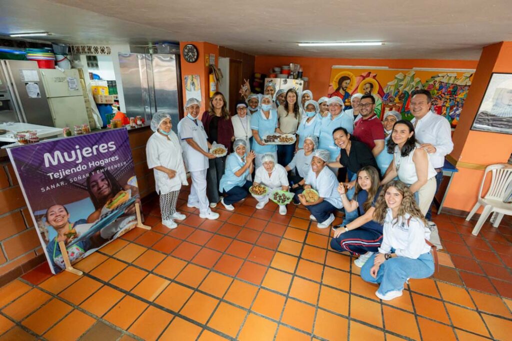 Proceso de formación a mujeres para fortalecer su autonomía económica Imagen proceso de formación a mujeres para fortalecer su autonomía económica (1)