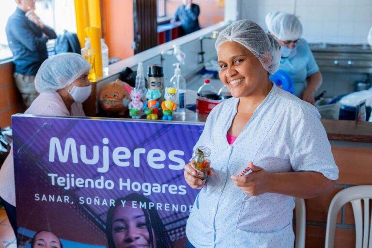 Imagen proceso de formación a mujeres para fortalecer su autonomía económica (1)