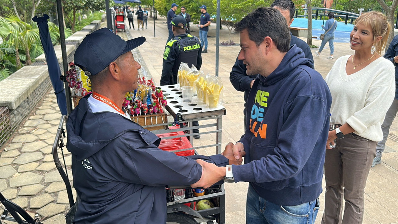 Imagen vendedores informales de Medellín (1)