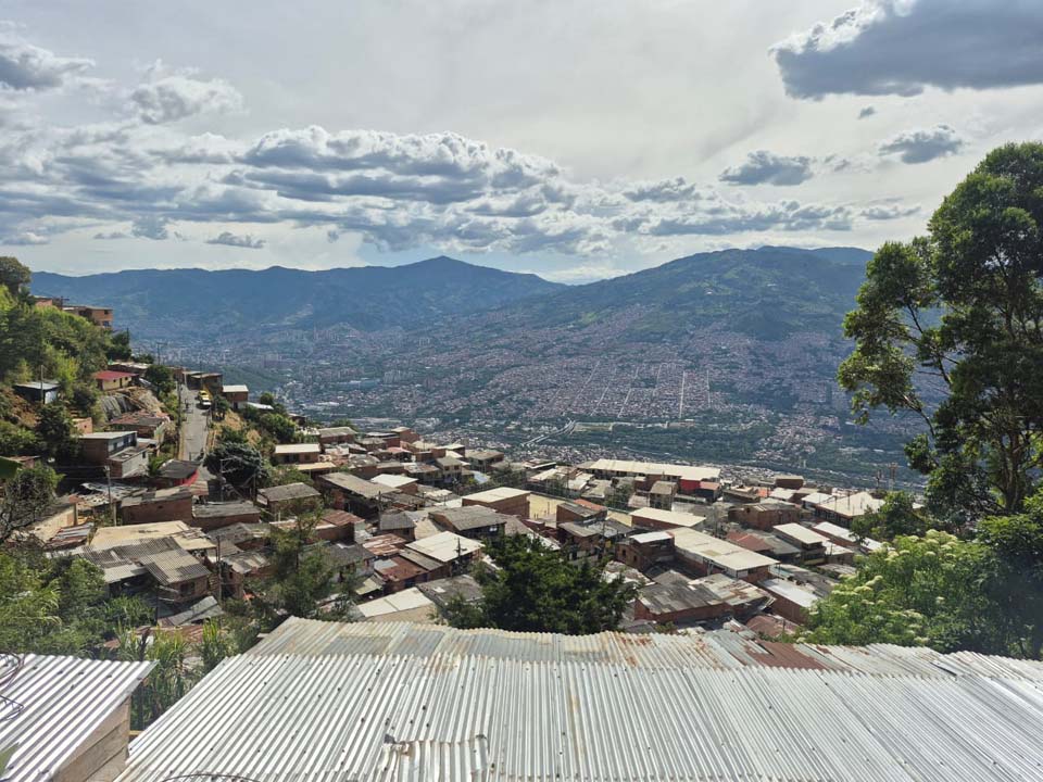 Medellín Te Cuenta - C12 T4 Cuando el agua llega, todo cambia (20)