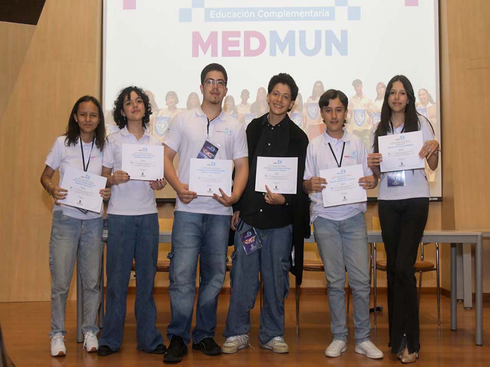 María José con sus compañeros