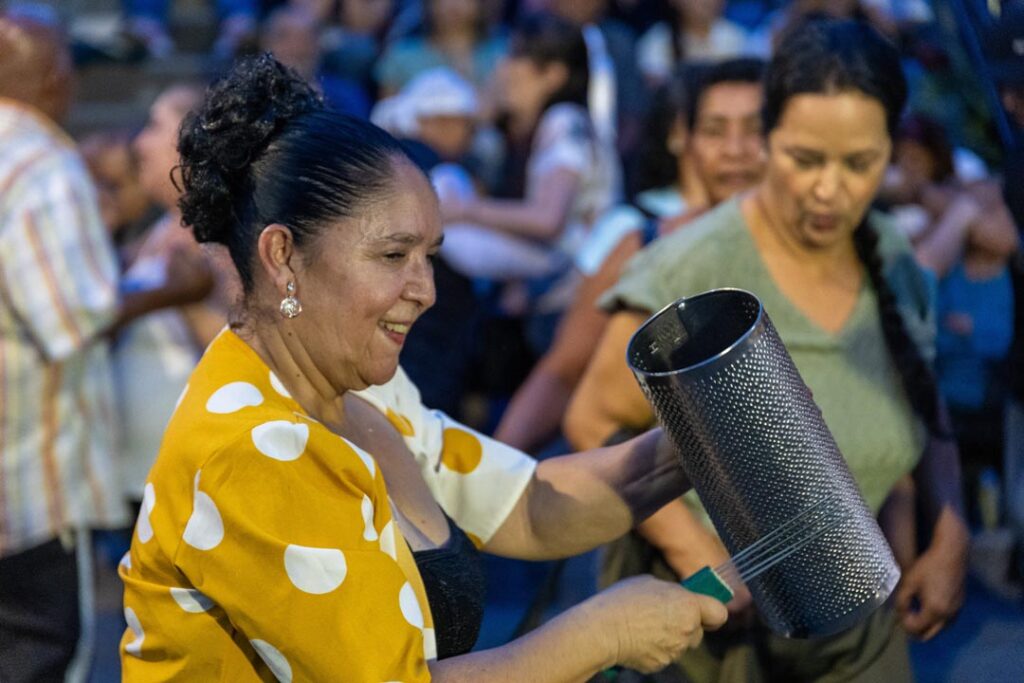 Mujer en Fiestas de San Antonio de Prado Imagen las Fiestas de San Antonio de Prado Foto 1