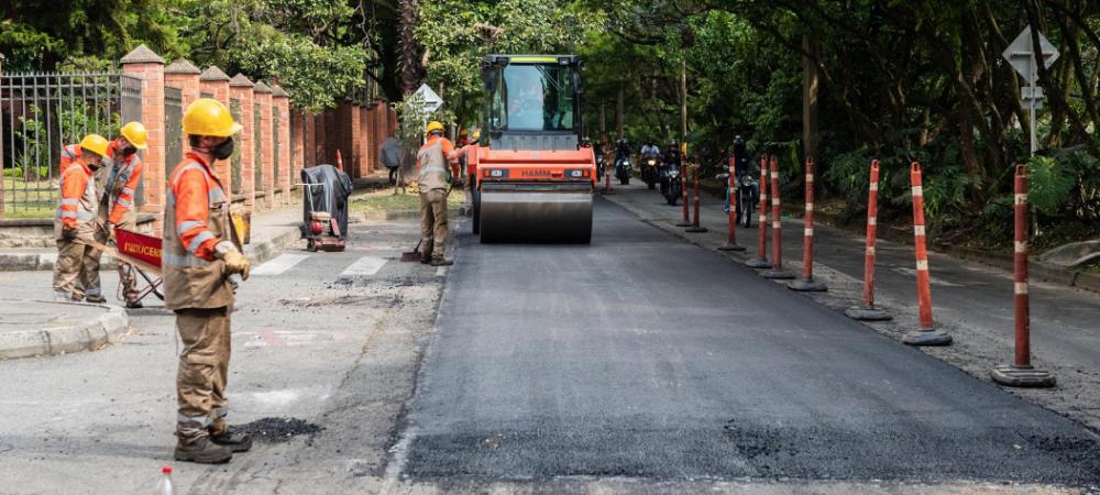 La Alcaldía de Medellín invierte $98.422 millones en la recuperación de la malla vial durante 2021
