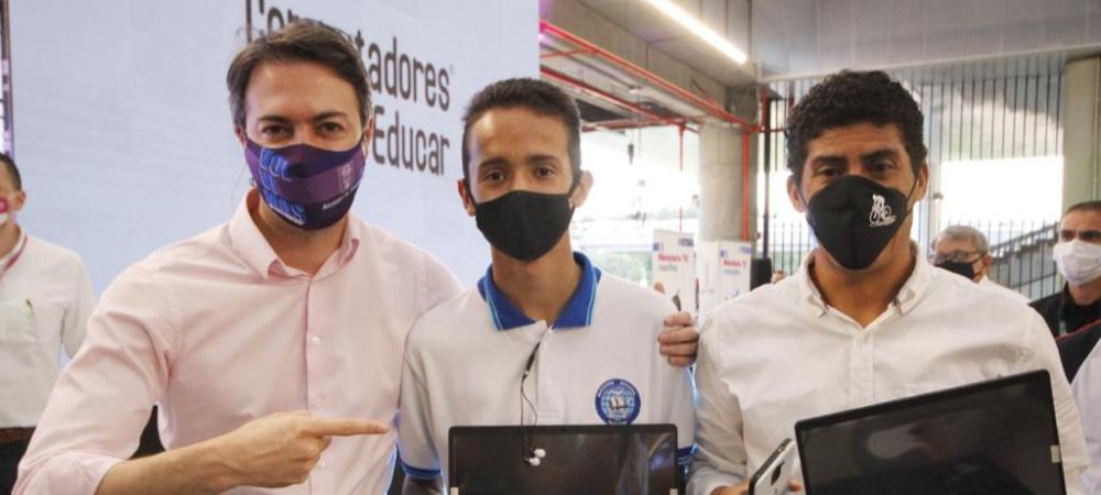 Medellín recibió 2.225 computadores que beneficiarán a estudiantes de seis comunas y dos corregimientos