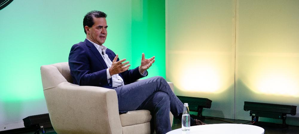 En la primera charla de Ciclos de Vida, Frank Pearl invitó a las juventudes de Medellín a sumar su talento para contribuir con un nuevo acuerdo social