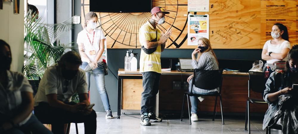 Con el fortalecimiento de 56 emprendimientos, la Alcaldía de Medellín impulsa la reactivación de la industria creativa y cultural