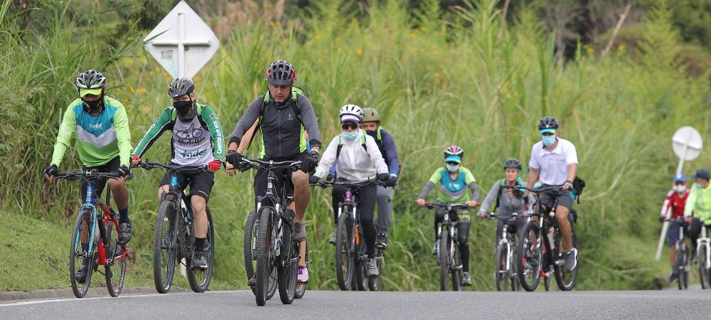 Nace un nuevo programa para recorrer la Medellín rural: bicisenderismo