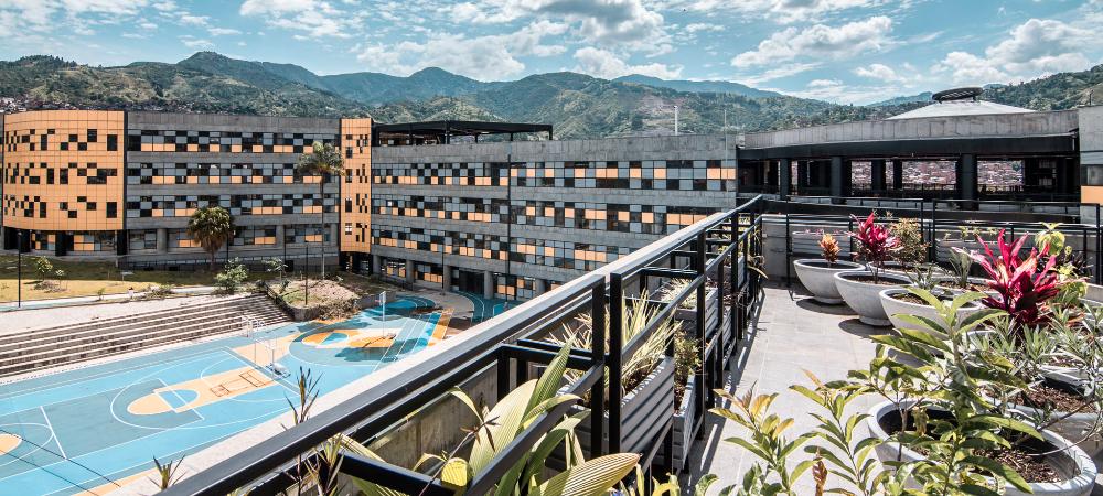 Medellín ya tiene la sede del centro para la Cuarta Revolución Industrial más grande del país que beneficiará a 8.000 estudiantes 