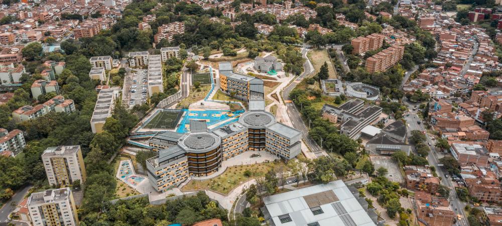 Medellín ya tiene la sede del centro para la Cuarta Revolución Industrial más grande del país que beneficiará a 8.000 estudiantes 