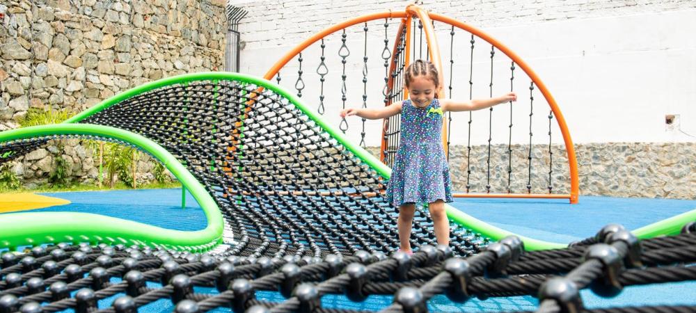El parque La Mansión se convierte en un nuevo mirador para Medellín con más de 1.000 metros cuadrados de jardines