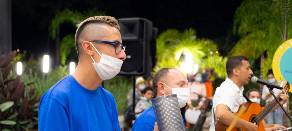 10 integrantes del Sistema de Habitante de Calle realizan concierto con artistas locales