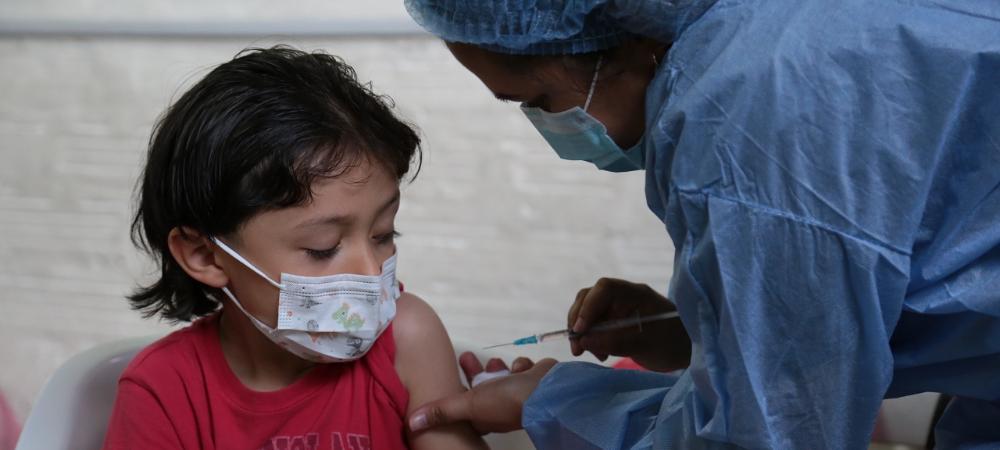 El Plan Municipal de Vacunación covid-19 de Medellín ha aplicado más de 80.000 terceras dosis
