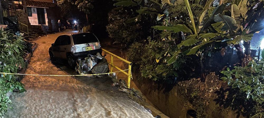 Bomberos de cinco estaciones atendieron emergencias provocadas por las lluvias en el noroccidente de Medellín