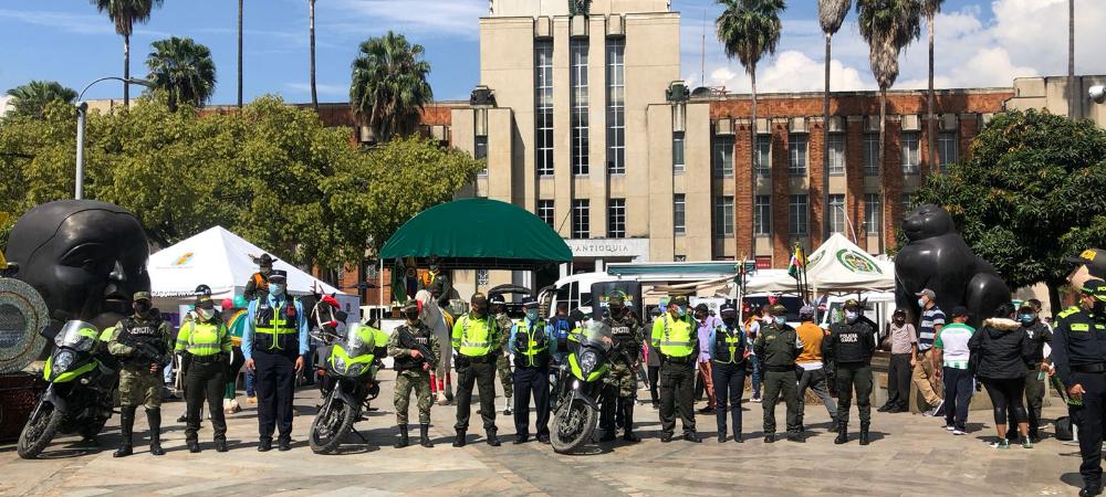 Con una intervención masiva en Plaza Botero inició el “Plan Navidad de Seguridad” para Medellín