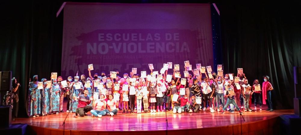 Más de 600 niños, niñas y jóvenes se gradúan de las Escuelas de la No-Violencia en las que participaron 3.453 personas este 2021