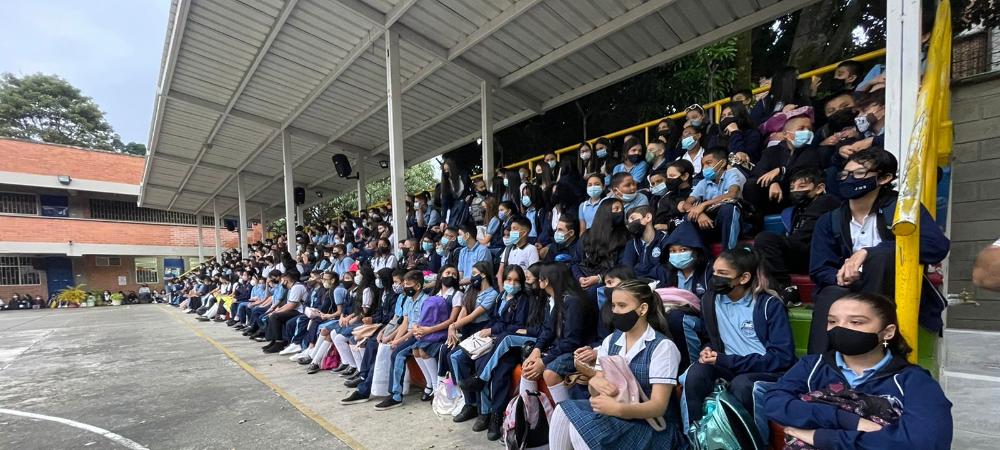Más de 341.000 estudiantes inician el calendario académico con el 100 % de presencialidad