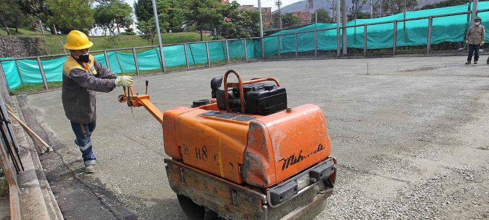 36.237 personas de 12 comunas se beneficiarán con mejoras en 35 escenarios deportivos de Medellín