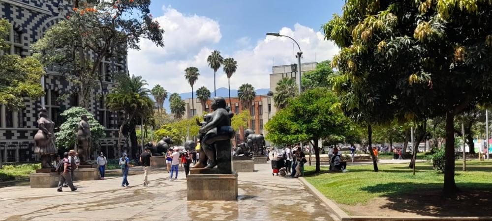 Un abrazo para darle calor a la Plaza Botero