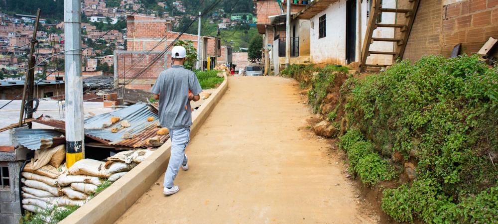 Con la construcción de tres nuevas vías mejoró la movilidad para más de 19.800 habitantes de la comuna 3-Manrique