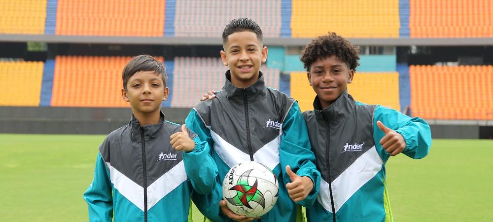 El vuelo de Medellín a Corea del Sur lleva consigo el sueño de los jóvenes futbolistas
